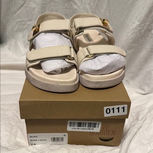 Steve Madden Shoes - Steve Madden Bone Leather Sandals